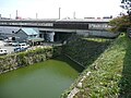 Stone wall that digs into Mihara Station
