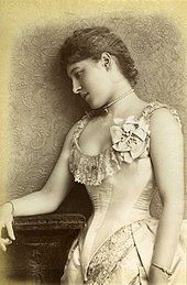 A photograph of Lillie Langtry, dated to August 1885.