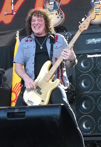 Greg_Smith_(with_Ted_Nugent).jpg
