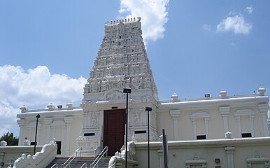 Sri Siva Vishnu Temple in Maryland, U.S., welcomes both Vaishnavite and Shaivite worshippers.