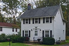 Colonial Revival style house