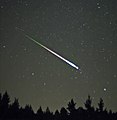 A photograph of a Leonids meteor showing a meteor, its afterglow, and its wake