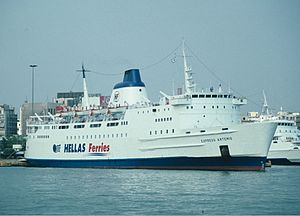Express Artemis at Piraeus in 2000