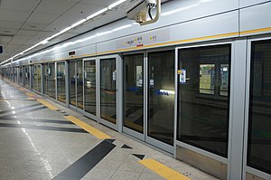 Seoul Station 03.JPG