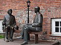 Sculpture of Oscar Wilde and Eduard Vilde in Tartu (1999)