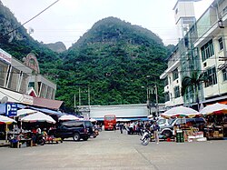 Tân Thanh market is located in Van Lang district, Lang Son province (Vietnam). This is a market in the northern border area, selling all kinds of goods, especially goods originating from China.
