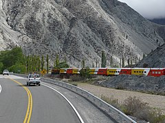 Train parallel to National Route 40