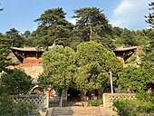 A timber hall built in 857 during the Tang dynasty,[32] located at the Buddhist Foguang Temple in Mount Wutai, Shanxi
