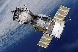 Soyuz TMA-7 spacecraft2edit1