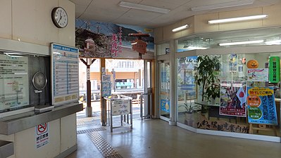 Station ticket gate. To the right is the "Hiwasa Station Tourism Information Centre". This place does not sell tickets.