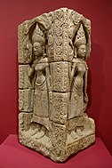 A corner relief with devatas; late 1100s to early 1200s AD (Bayon period); sandstone; Dallas Museum of Art (Texas, USA)