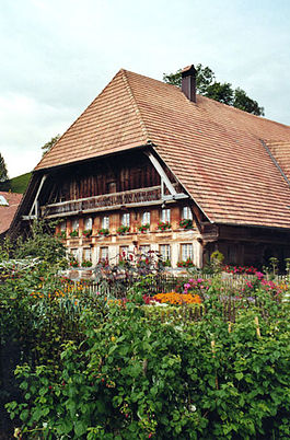 A farm house in the Zollbrück village in Rüderswil