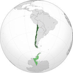 Chilean territory in dark green; claimed but uncontrolled territory in light green