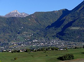 Saint-Pierre-d'Albigny and Bauges Mountains
