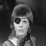 David Bowie - TopPop 1974 03.png