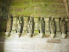 The statues of six of the apostles