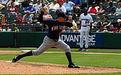 Pat Neshek pitching for the Minnesota Twins in 2007