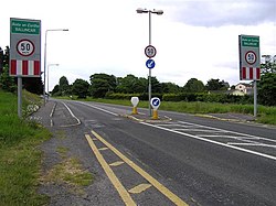 The R291 regional road passes through Ballincar
