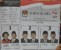 Image 25Indonesian 2009 election ballot. Since 2004, Indonesians are able to vote their president directly. (from History of Indonesia)