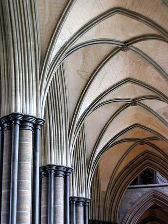 קמרונות גותיים בקתדרלת סולסברי