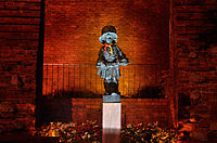 The statue at night