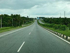 4 lane highway roads in India NH 48 Karnataka 3.jpg
