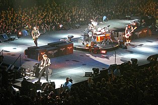 Metallica performing at the O2 Arena, March 28th 2009.jpg