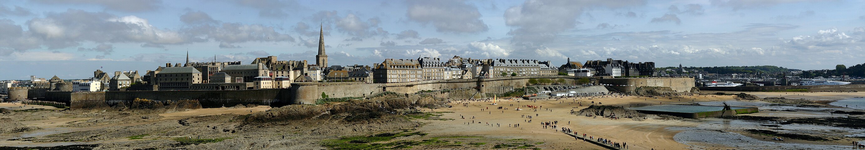A panoramic view of Saint-Malo seen from the island of Ble at low tide.