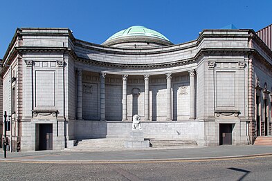 War Memorial (exterior)