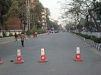 Barricade over the Satmasjid Road near State University on 25 February 2009, as seen from the western end of Dhanmondi Road 27