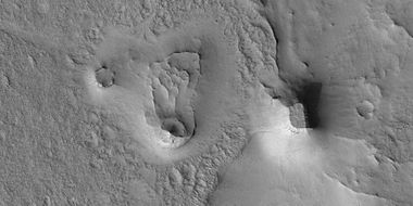 Ridge network, as seen by HiRISE under HiWish program